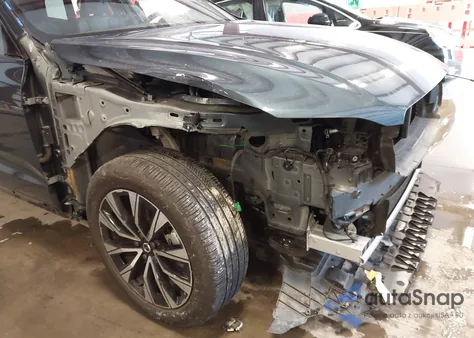 2024 Volvo Xc60 B5 Plus Dark Theme из США, поврежденный, VIN YV4L12RL2R1879735